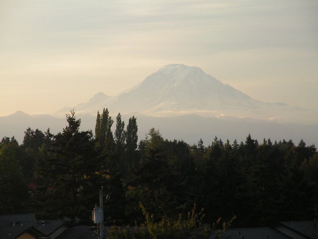 (5) Mt Rainer from Hotel